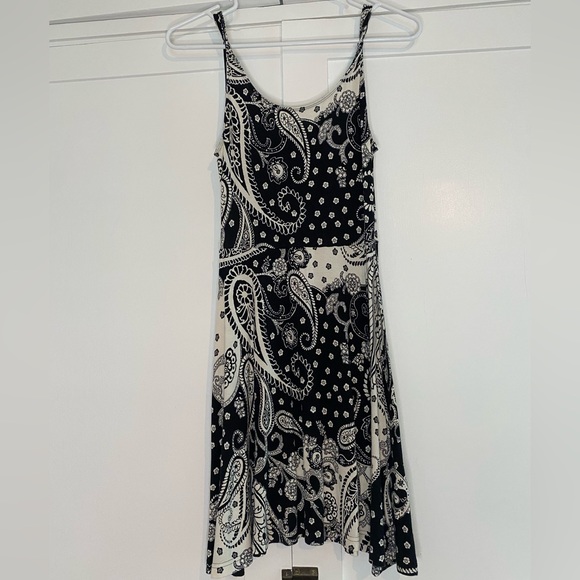 Express size s soft stretchy black and white dress - Picture 2 of 2